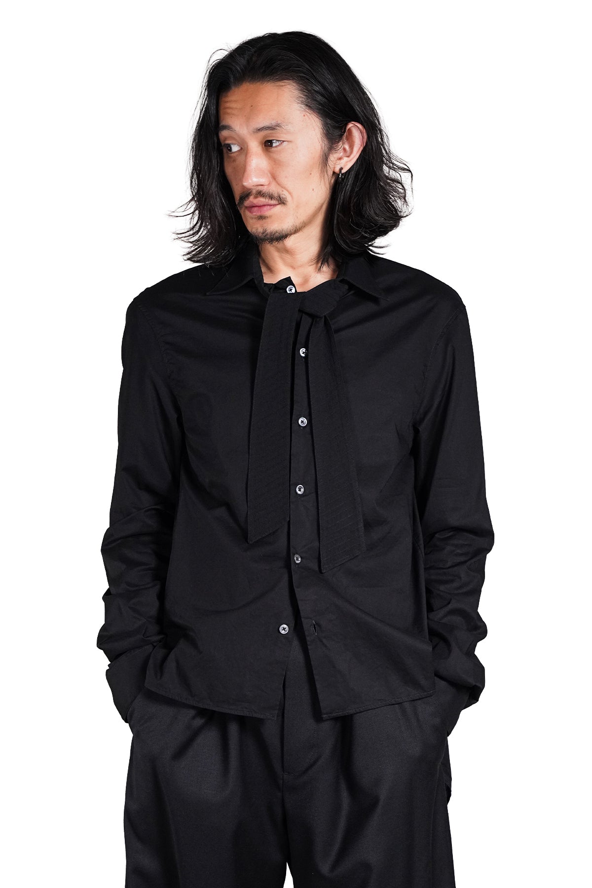 STACK COMFORT CROPPED SHIRT WITH NECKTIE