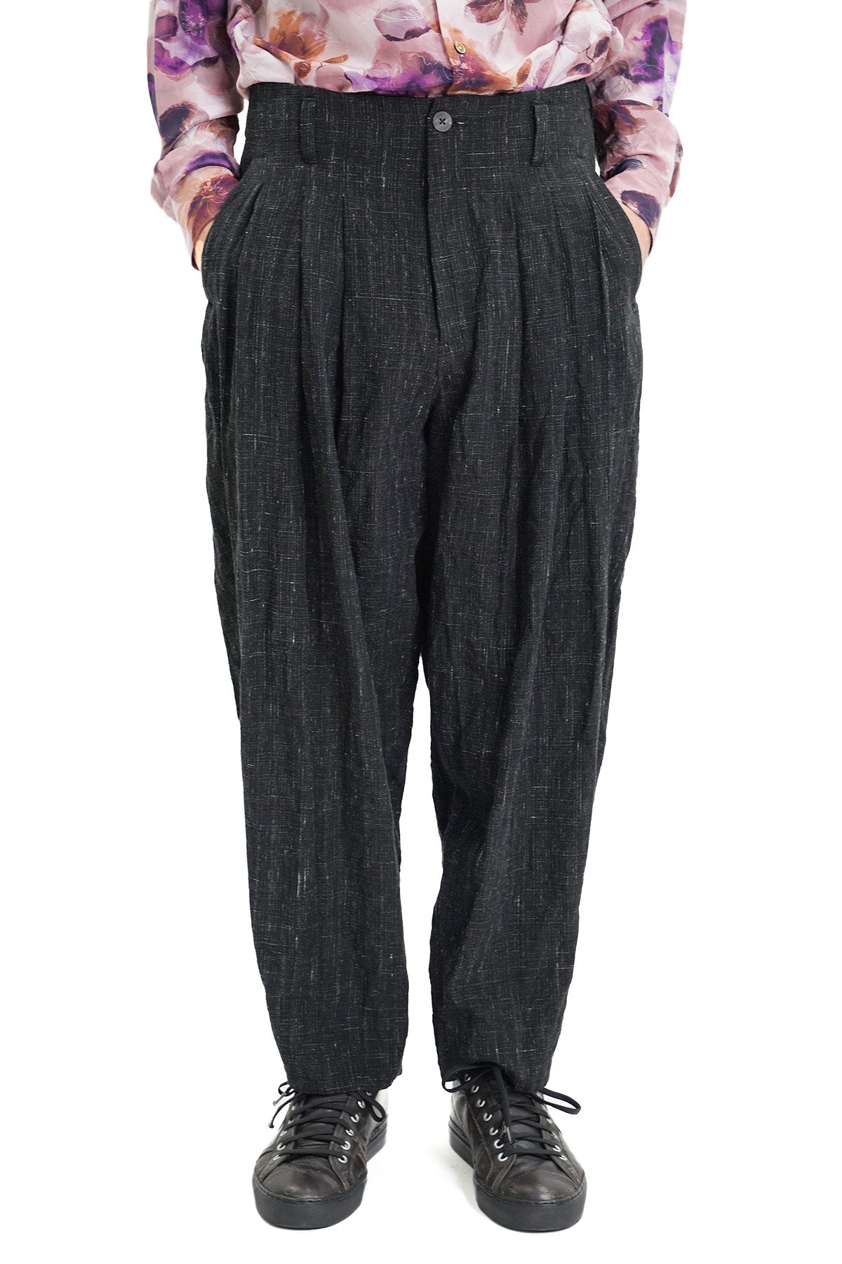 TRIPLE PLEATED WIDE TAPERED