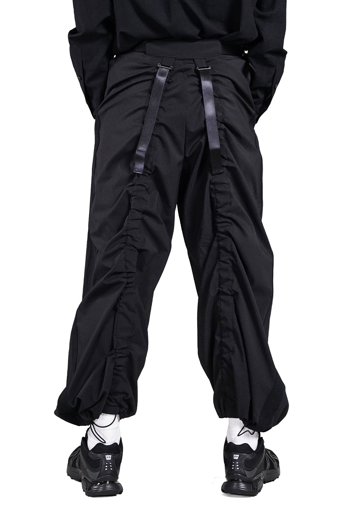 BELTED FORM-CHANGE PANTS