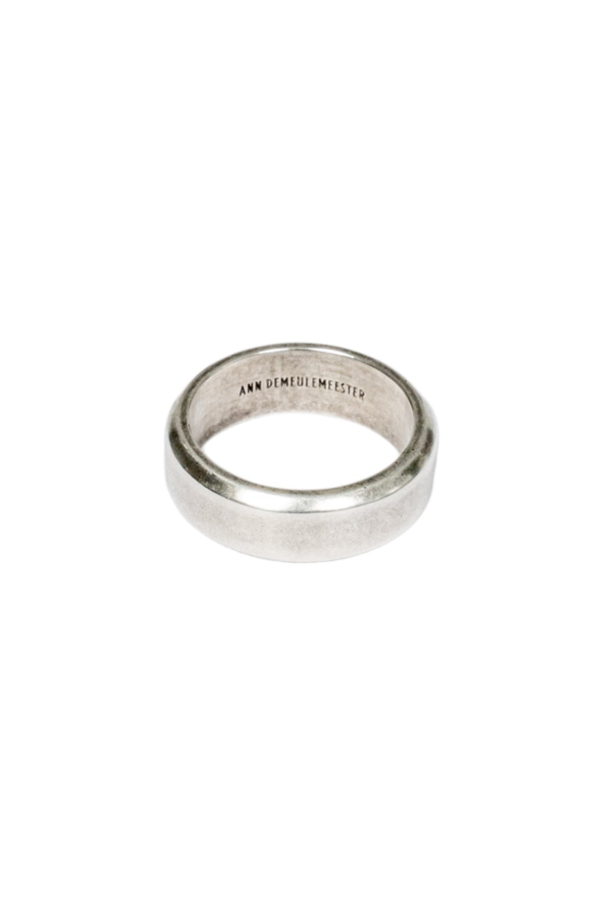 VASTI MINIMALISTIC SQUARED RING