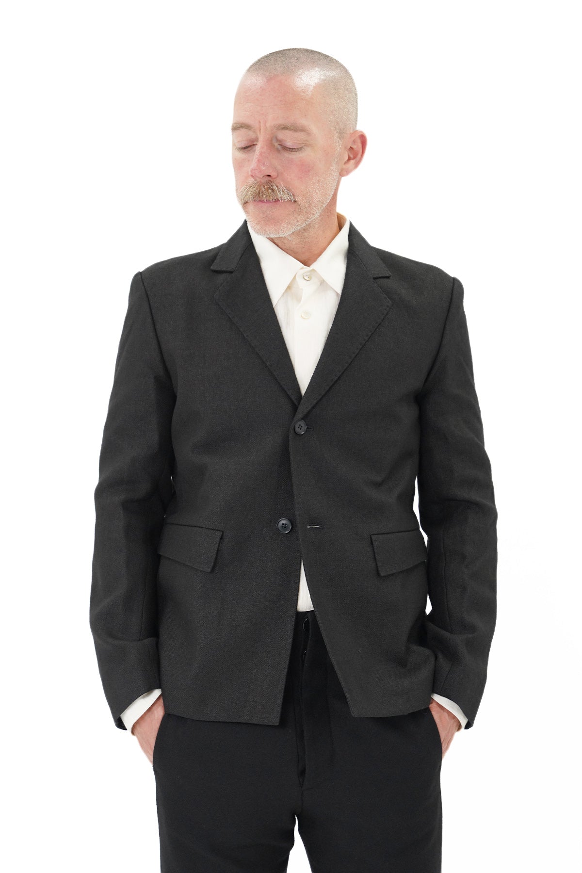 2 BUTTON SIDE VENT FITTED JACKET