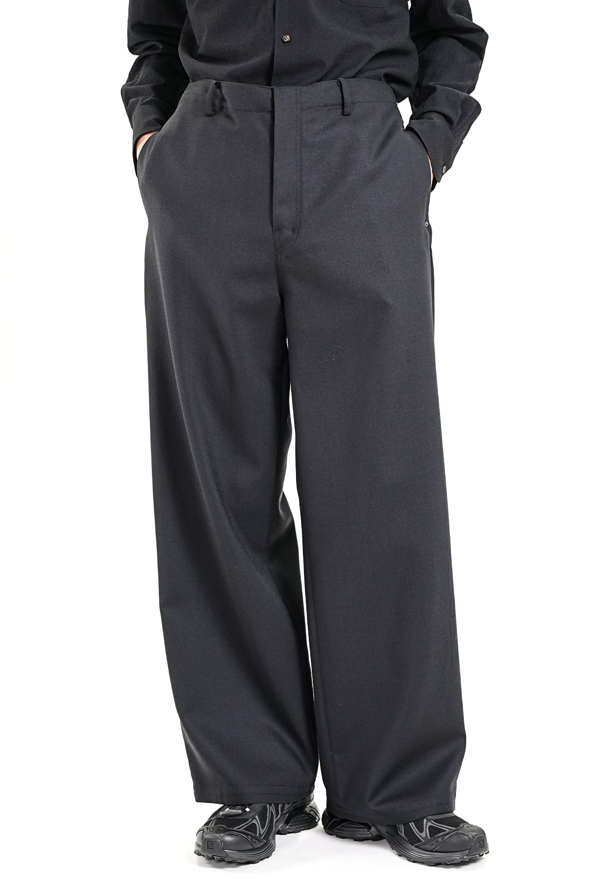 WIDE STRAIGHT JEANS