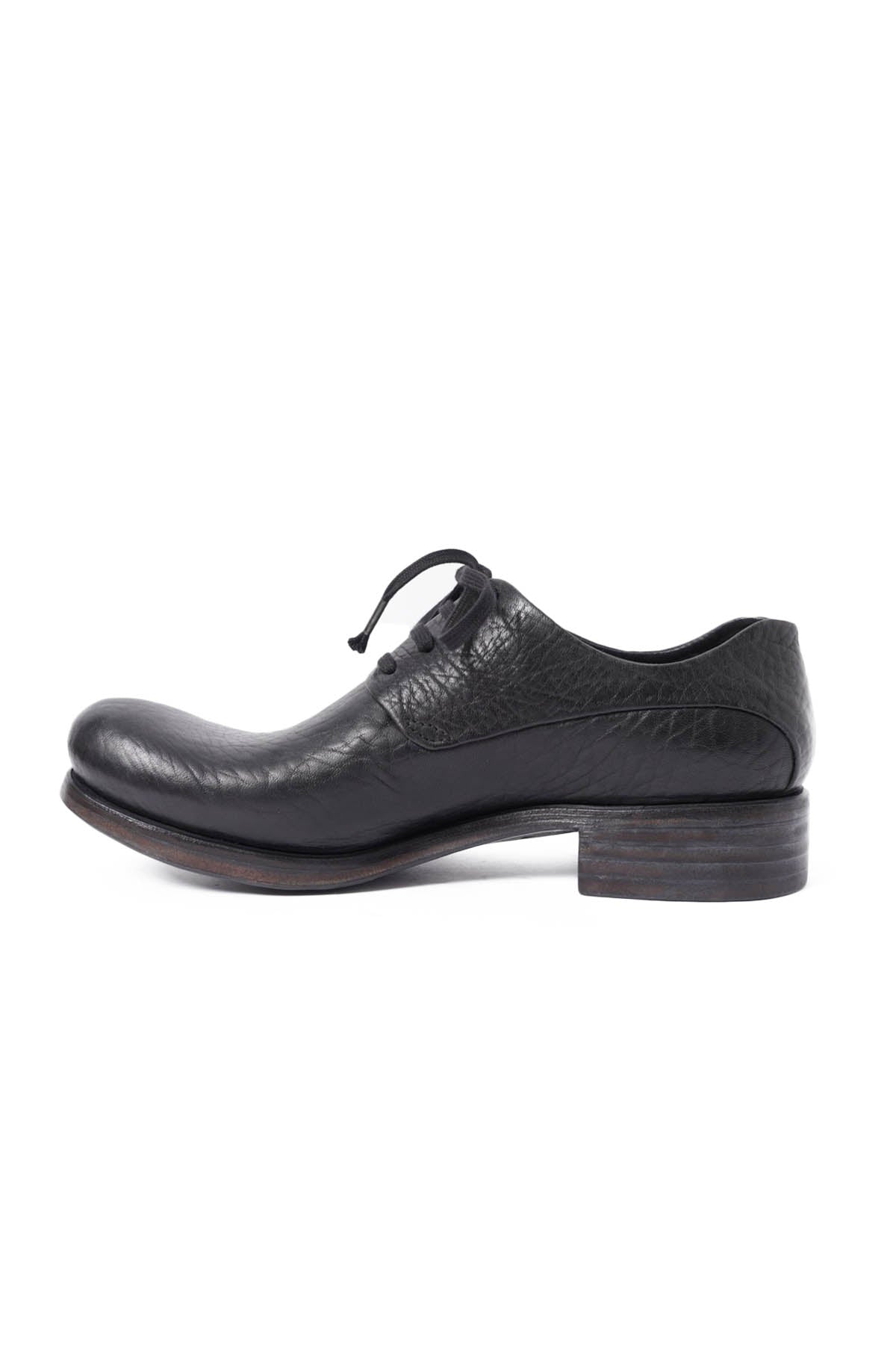 LOW CUT SHOES